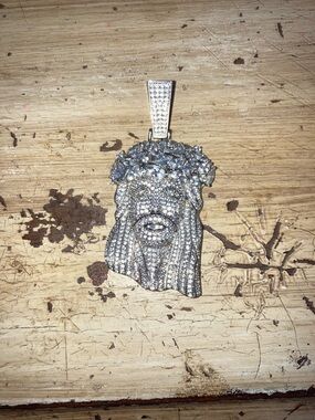 Moissanite Jesus piece (official)